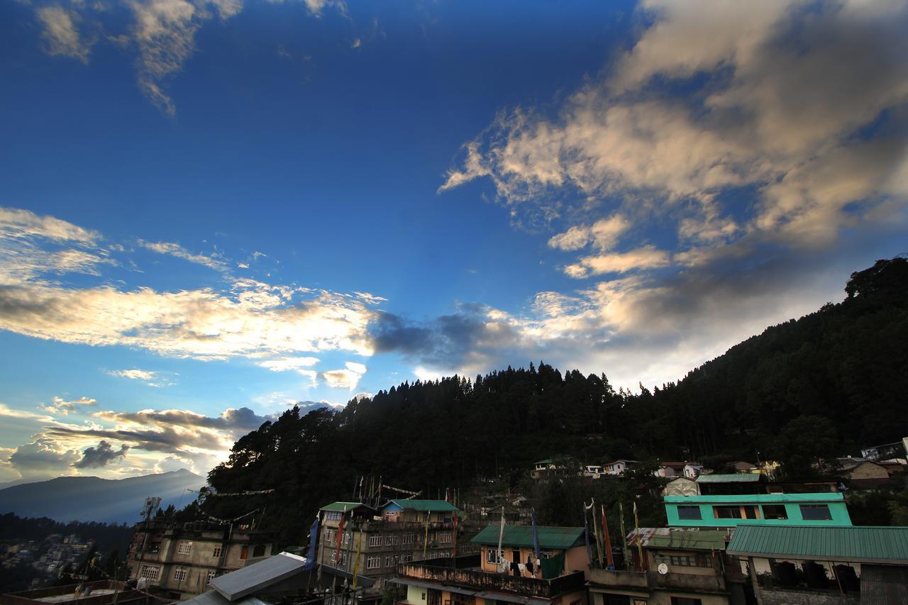 Hotel Tarayana Grand Gangtok Exterior foto